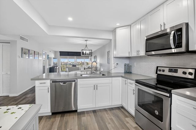 3910 Inverrary Boulevard 802b, Lauderhill, FL 33319