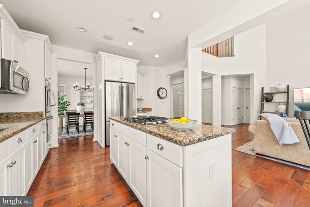 42961 THORNBLADE CIR, Broadlands, VA 20148