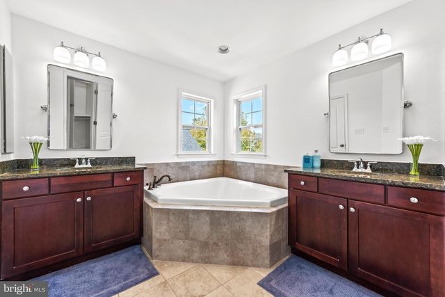 42961 THORNBLADE CIR, Broadlands, VA 20148