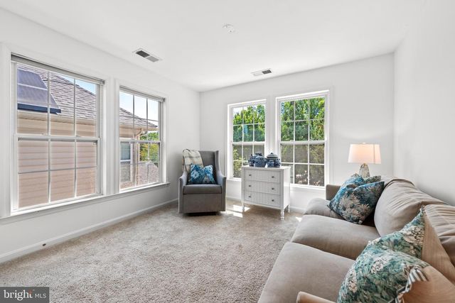 42961 THORNBLADE CIR, Broadlands, VA 20148