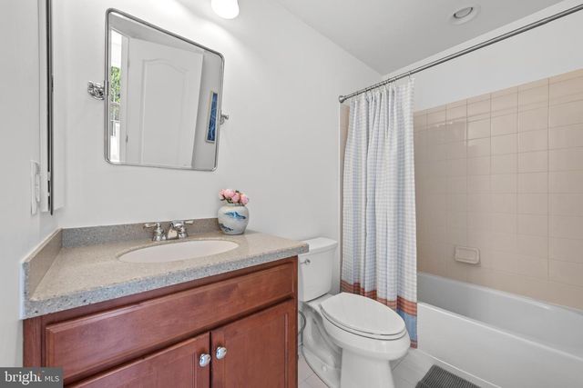 42961 THORNBLADE CIR, Broadlands, VA 20148