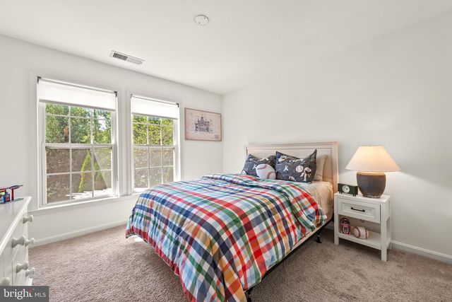 42961 THORNBLADE CIR, Broadlands, VA 20148