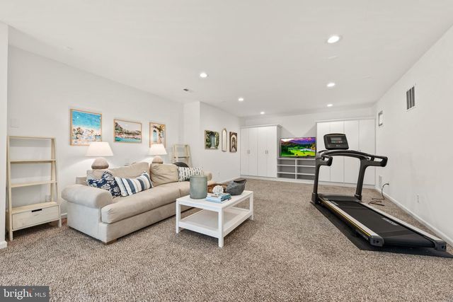 42961 THORNBLADE CIR, Broadlands, VA 20148