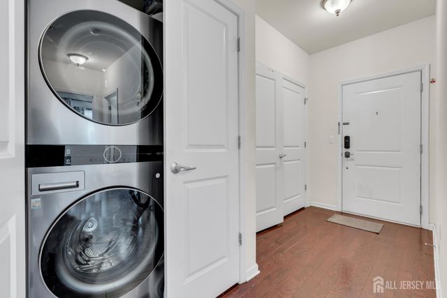 731 Strassle Way, South Plainfield, NJ 07080