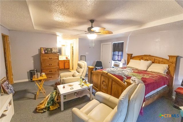 201 N Kings Trail, Little River Academy, TX 76554