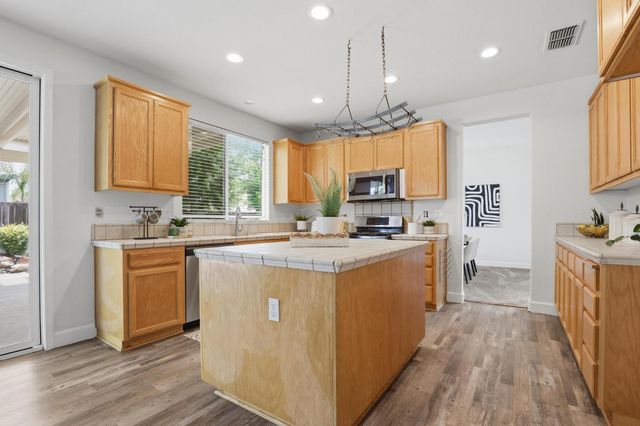 1178 Jewelflower, Plumas Lake, CA 95961