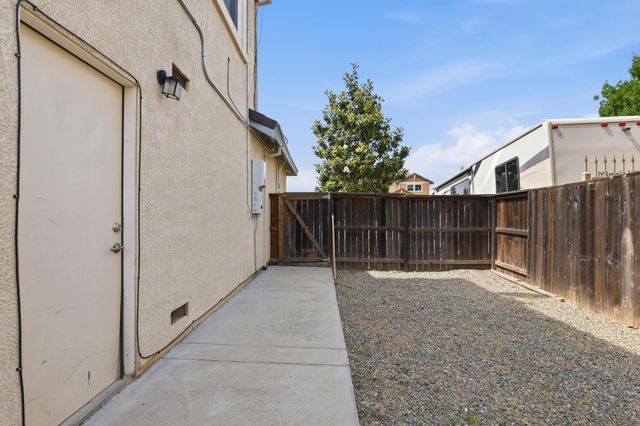 1178 Jewelflower, Plumas Lake, CA 95961