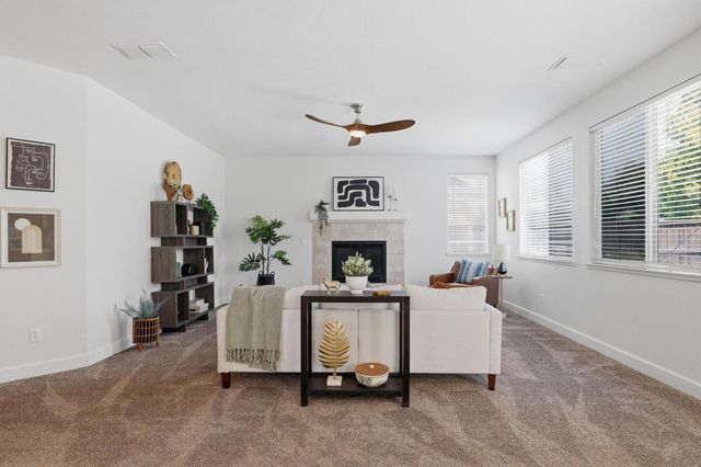 1178 Jewelflower, Plumas Lake, CA 95961