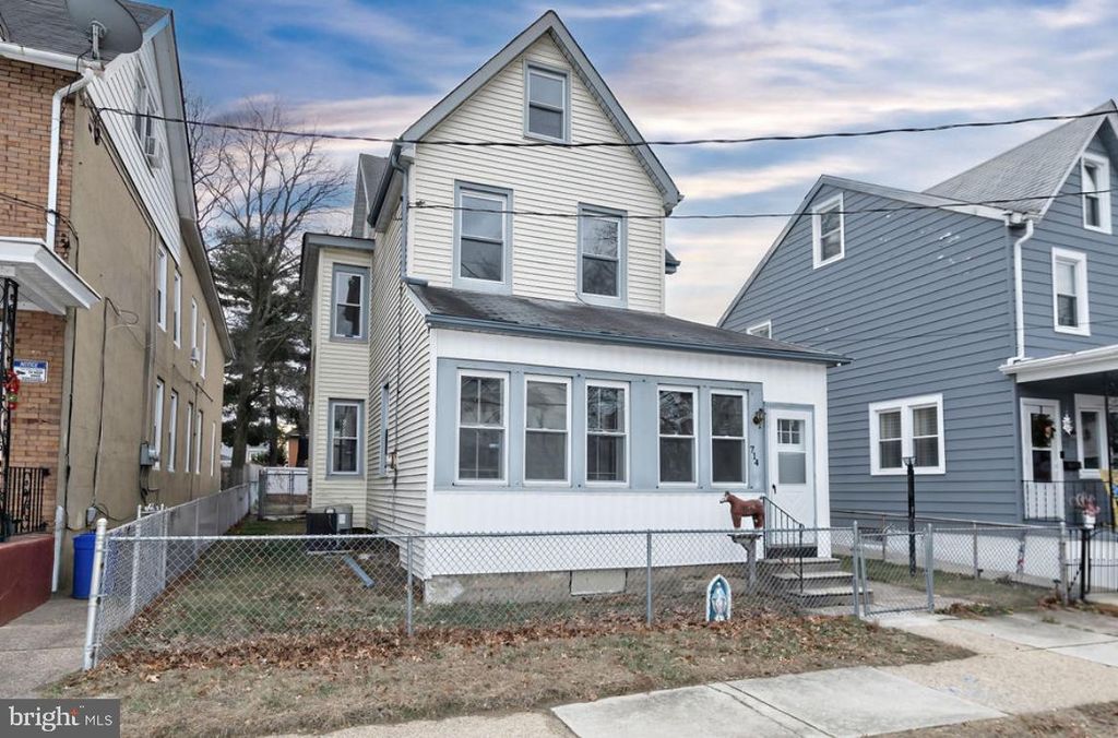 714 HUNTER STREET, Gloucester City, NJ 08030