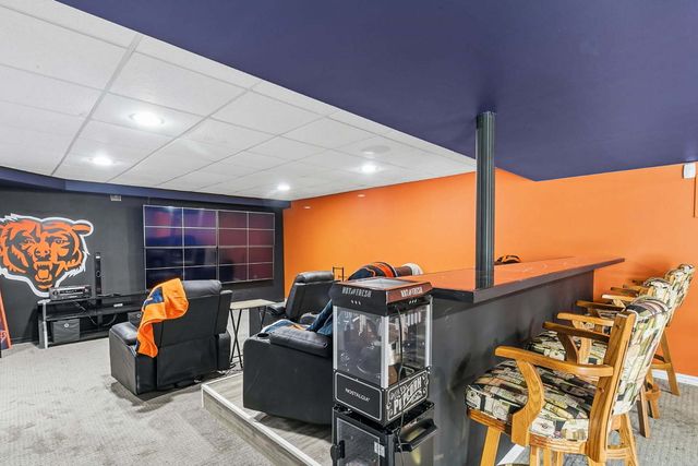 737 W St Johns Place, Addison, IL 60101