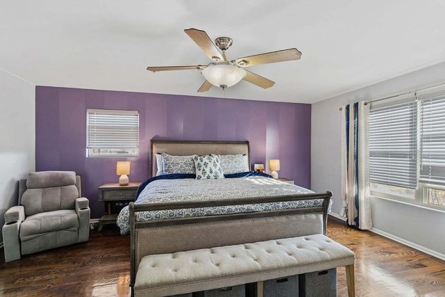 737 W St Johns Place, Addison, IL 60101