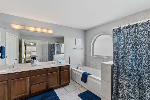 737 W St Johns Place, Addison, IL 60101