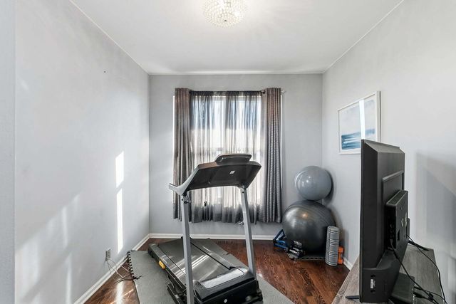 737 W St Johns Place, Addison, IL 60101