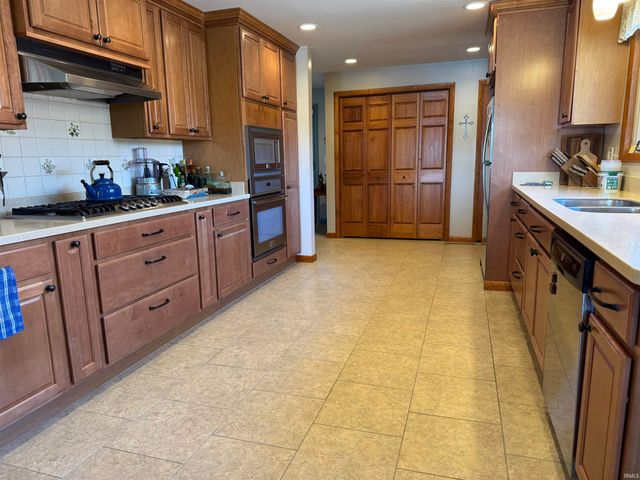 1000 W Star Circle, Santa Claus, IN 47579