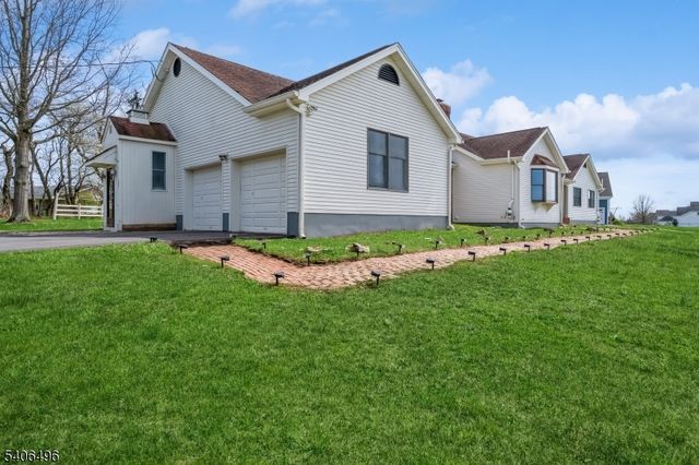 30 Claridge Ln, Raritan Twp., NJ 08822