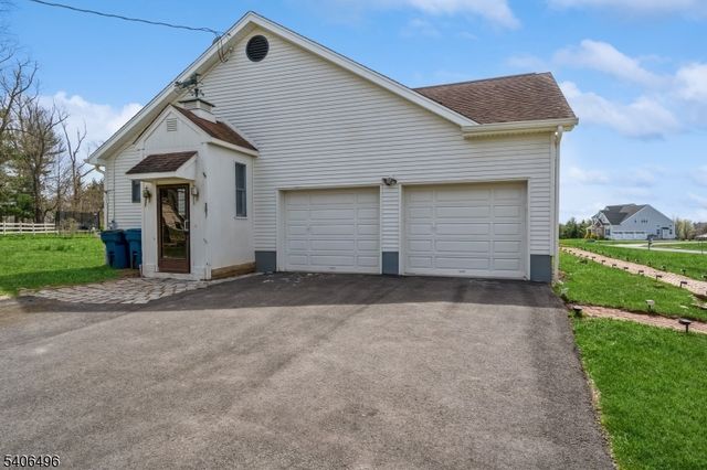 30 Claridge Ln, Raritan Twp., NJ 08822