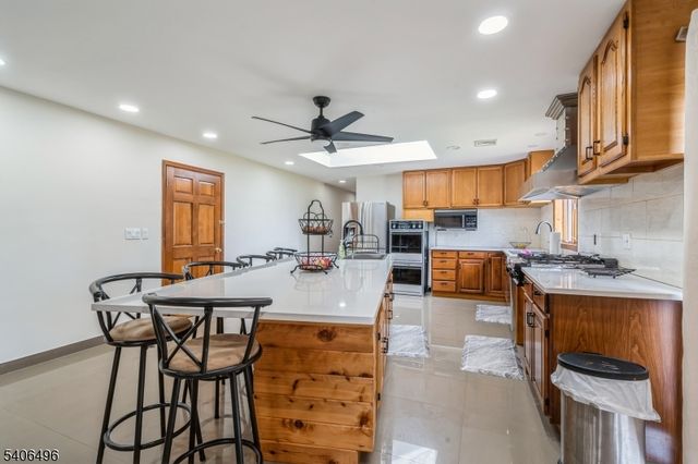 30 Claridge Ln, Raritan Twp., NJ 08822