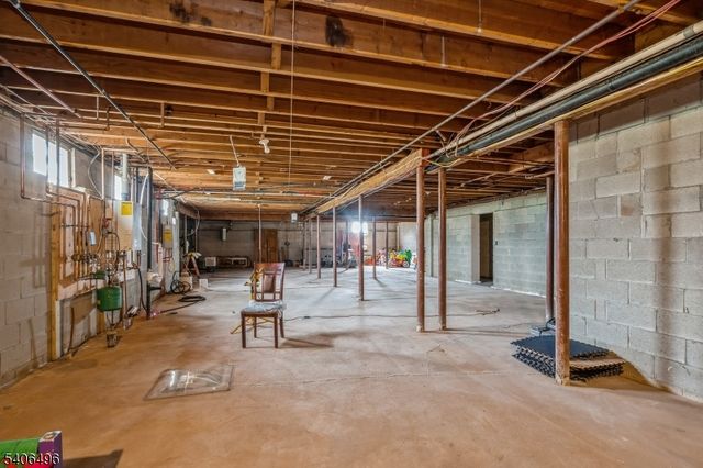 30 Claridge Ln, Raritan Twp., NJ 08822