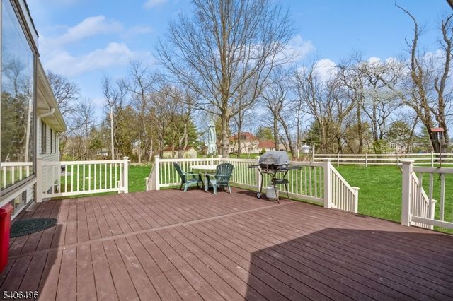 30 Claridge Ln, Raritan Twp., NJ 08822