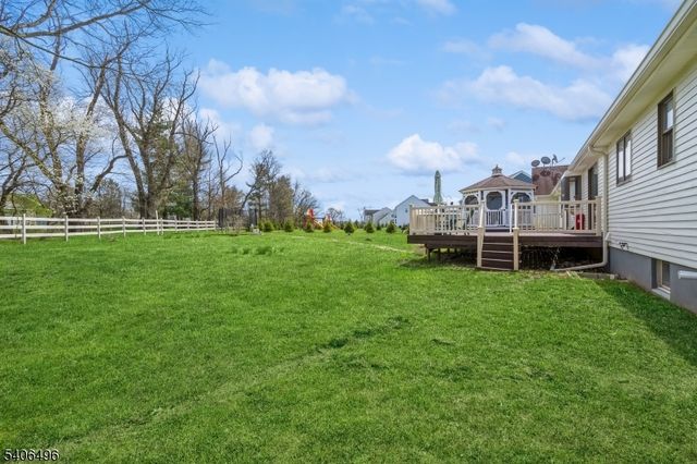 30 Claridge Ln, Raritan Twp., NJ 08822