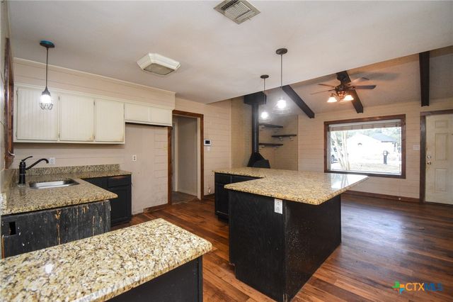 197 Live Oak Drive, Inez, TX 77968