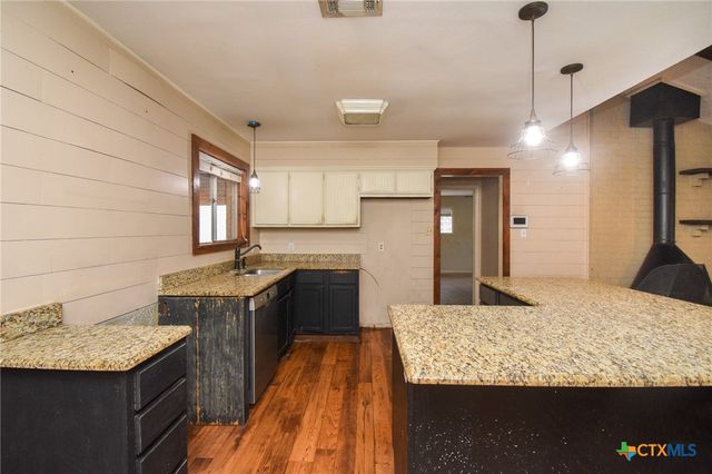 197 Live Oak Drive, Inez, TX 77968