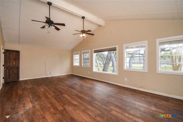 197 Live Oak Drive, Inez, TX 77968