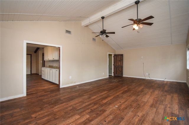 197 Live Oak Drive, Inez, TX 77968