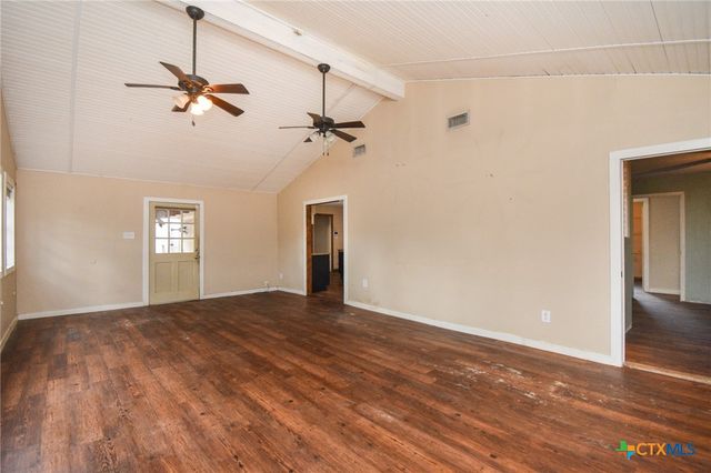 197 Live Oak Drive, Inez, TX 77968