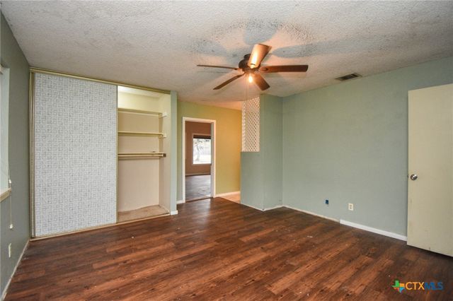 197 Live Oak Drive, Inez, TX 77968