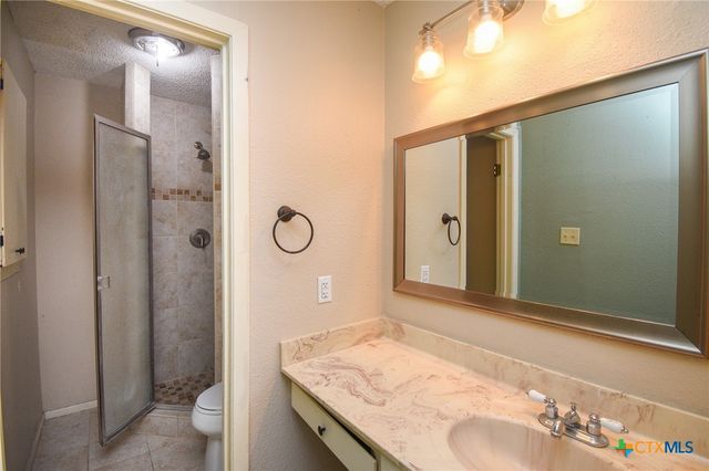 197 Live Oak Drive, Inez, TX 77968