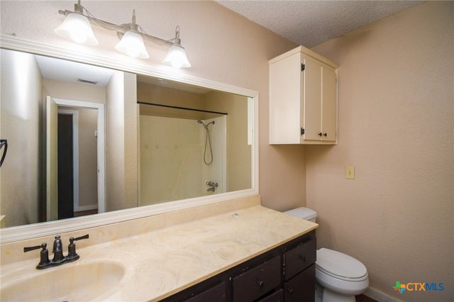 197 Live Oak Drive, Inez, TX 77968