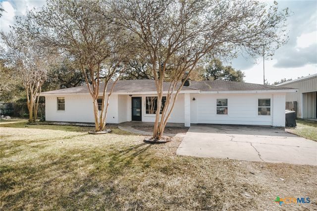 197 Live Oak Drive, Inez, TX 77968