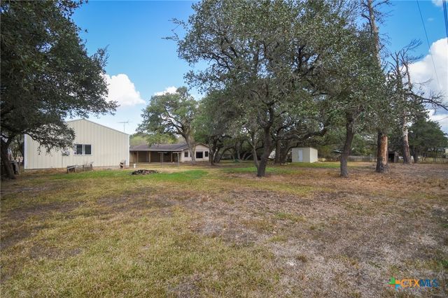 197 Live Oak Drive, Inez, TX 77968