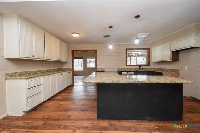 197 Live Oak Drive, Inez, TX 77968