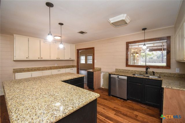 197 Live Oak Drive, Inez, TX 77968