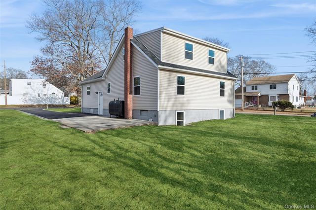 232 Berkshire Drive, Farmingville, NY 11738