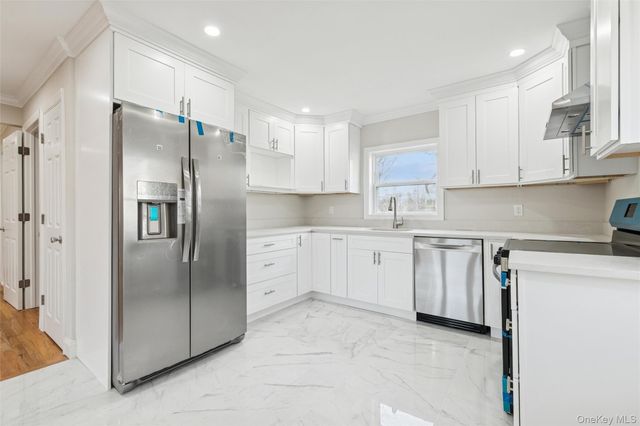 232 Berkshire Drive, Farmingville, NY 11738