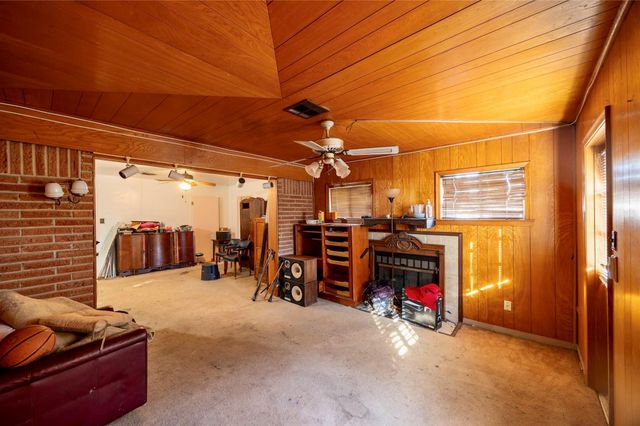 7718 Dillon Street, Houston, TX 77061