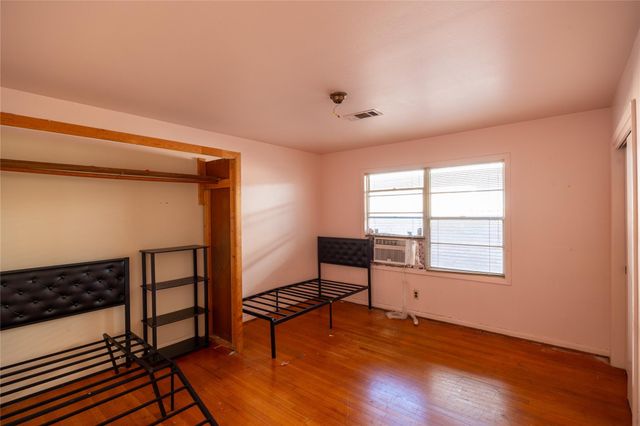 7718 Dillon Street, Houston, TX 77061