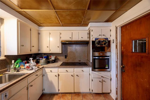 7718 Dillon Street, Houston, TX 77061