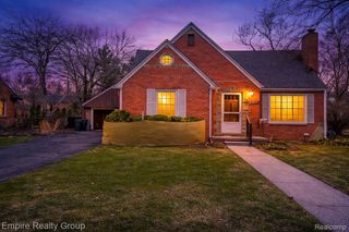 32321 Arlington Drive, Beverly Hills Village, MI 48025