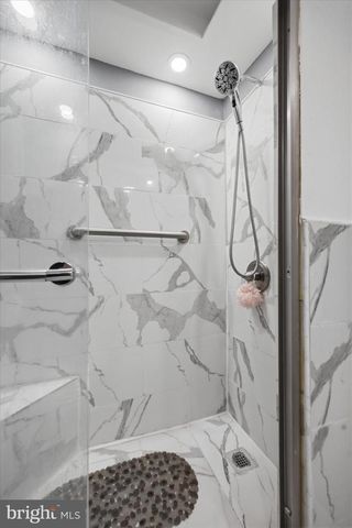 8660 FORREST AVE, Philadelphia, PA 19150