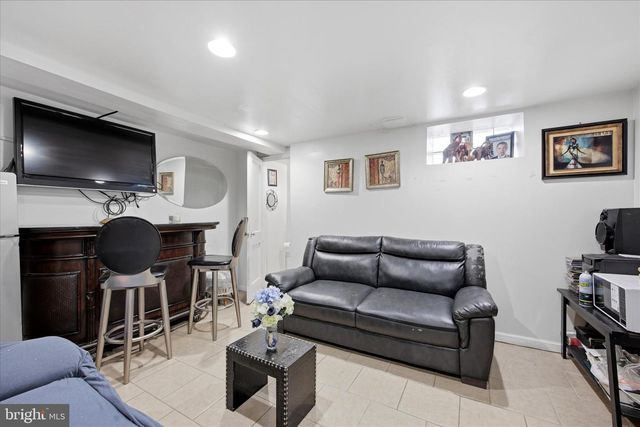 8660 FORREST AVE, Philadelphia, PA 19150