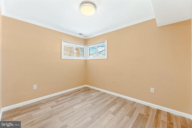 2 NORMAN AVE, Levittown, PA 19055