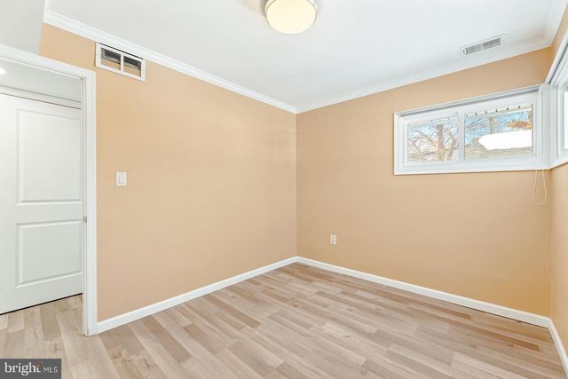 2 NORMAN AVE, Levittown, PA 19055