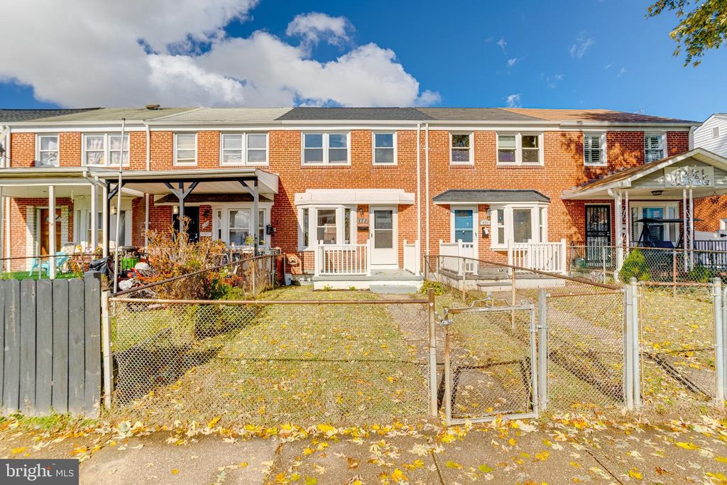 Image 2 of property listing at 832 N MARLYN AVE, Essex, MD 21221