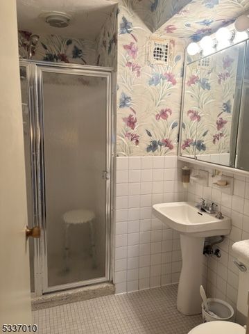 285 Aycrigg Ave 9A, Passaic City, NJ 07055