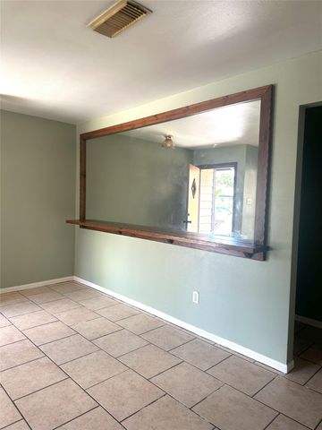 15323 E Fondren Circle, Houston, TX 77071