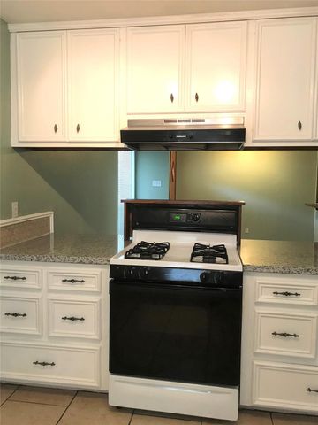 15323 E Fondren Circle, Houston, TX 77071